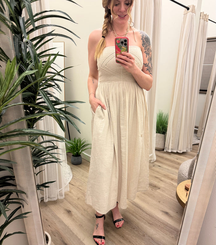 Halter Smocked Midi Dress – Flowy & Lightweight Summer Dress with Smocked Bodice