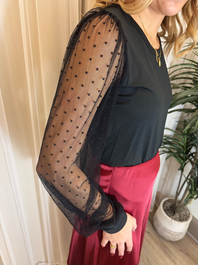 Top with detailed Laced Sleeves