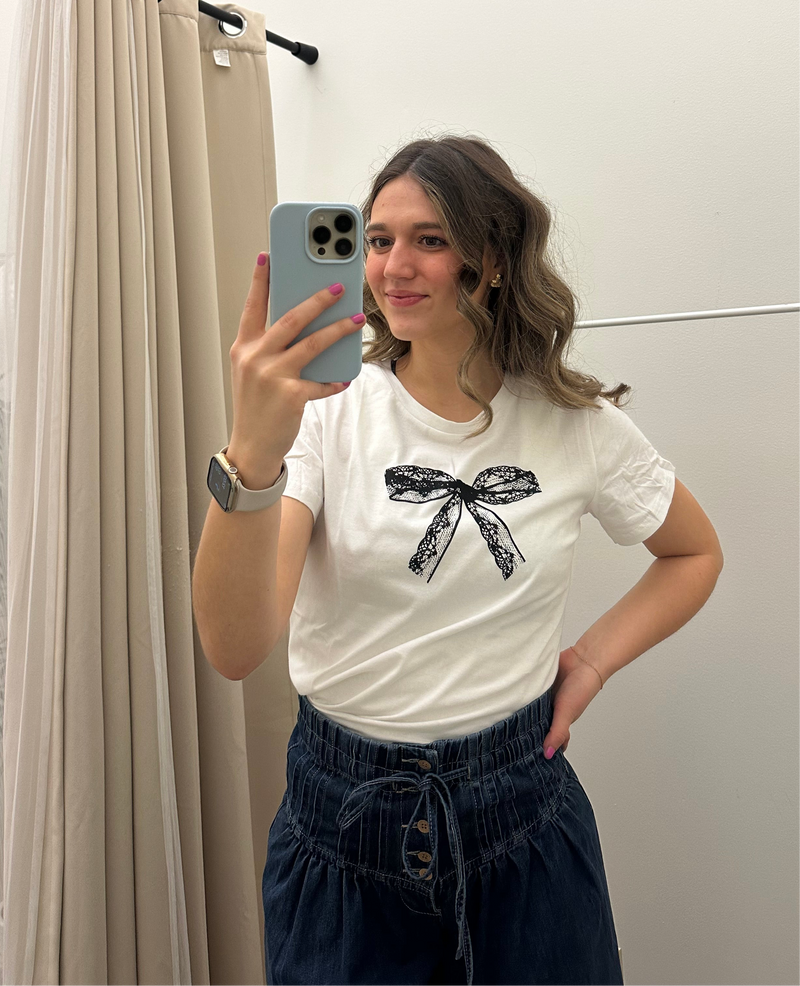 Chic Fitted Lacey Bow Graphic T-Shirt for Stylish Women