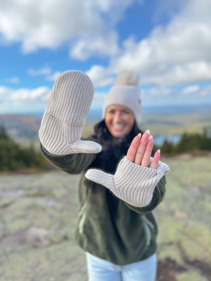 Open Slit C.C Mittens Ivory for Stylish Winter Warmth