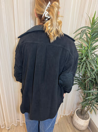 Black Cozy Button-Down Shacket – Winter Warmth + Everyday Style