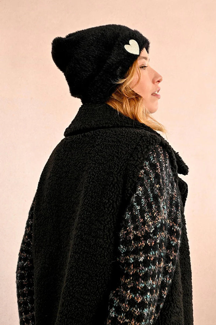 Textured Heart Beanie for Stylish Winter Warmth