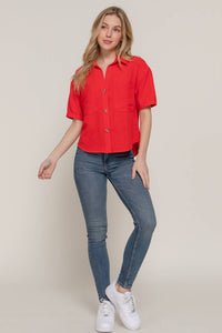 Styled outfit featuring the Short Sleeve Notched Linen Effect Shirt – A trendy warm-weather ensemble showcasing the versatility of this lightweight button-up.

